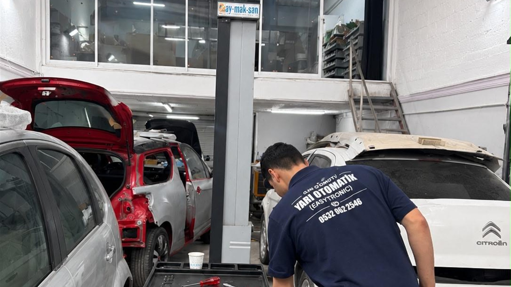 Yarı otomatik şanzıman arıza tespiti yapılan atölye